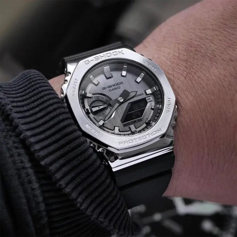 G-SHOCK GM 2100 SILVER BLACK PRIMIUM QUILTY WATCH - Image 5
