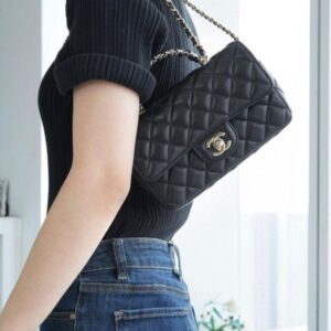 Branded  CH FLAP BLACK PREMIUM BAG WITH BOX EDDITION (ch-1124)
