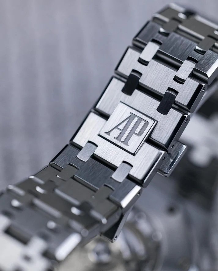 Audemars Piguet AP Royal Oak Silver Black Metal - Image 3