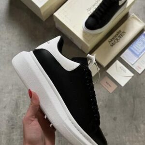 Alexander McQueen Sneakers With Card Bill carry Bag & Og Box