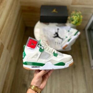 Air Jordan 4 Retro SB Pine Green